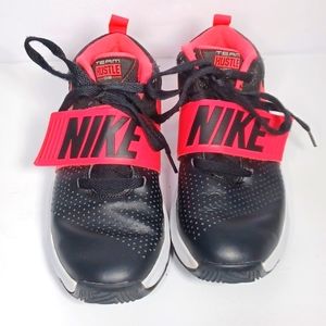 Nike Unisex Team Hustle D8 881941-002 Black Basketball Shoes Sneakers Size 4.5Y